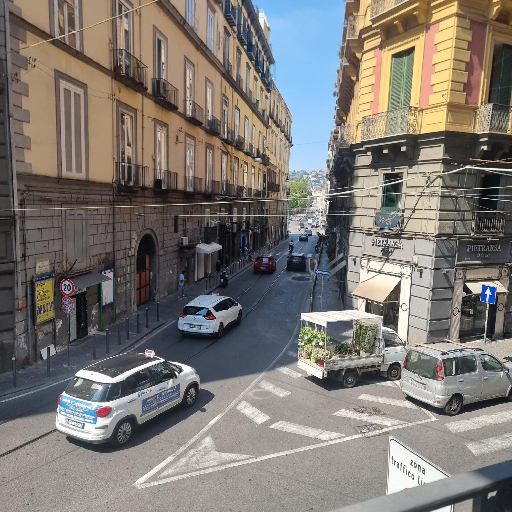 Bed Morelli 49 , Chiaia Nápoly Szoba fotó